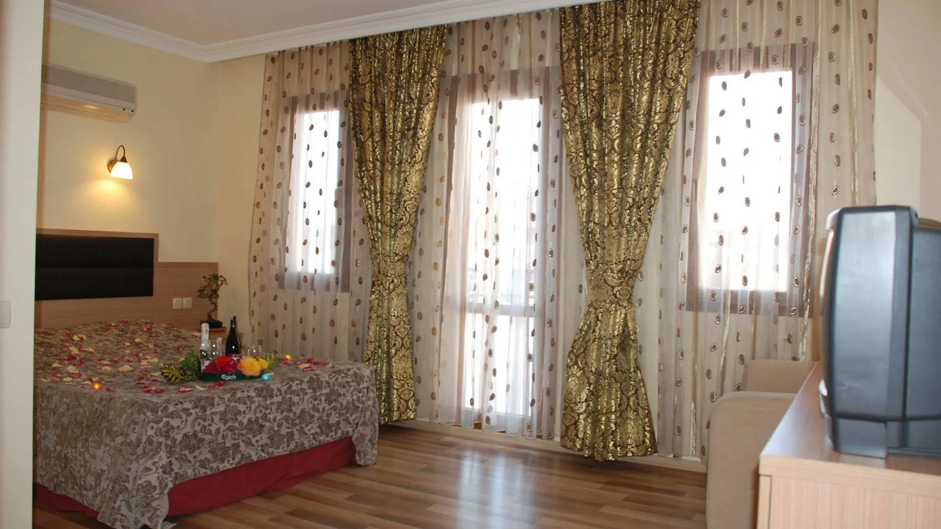 Magic Tulip Beach Hotel Oludeniz
