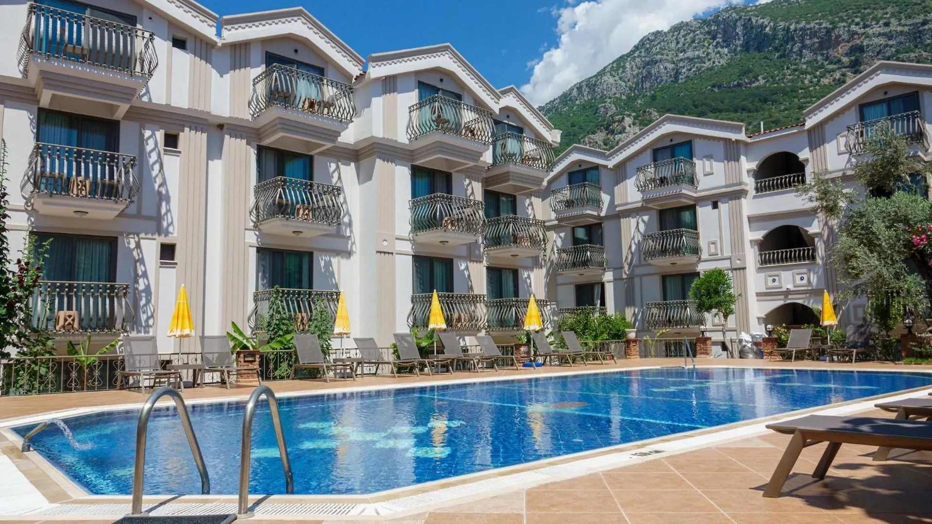אולודניץ Magic Tulip Beach Hotel