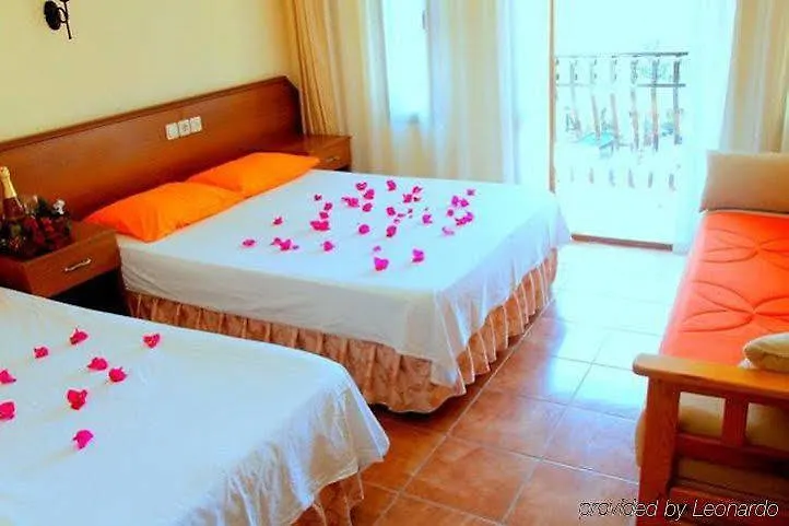 Magic Tulip Beach Hotel Олудениз